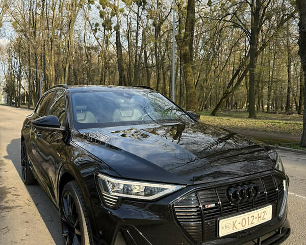 Чорний Ауді E-Tron, об'ємом двигуна 0 л та пробігом 178 тис. км за 31000 $, фото 10 на Automoto.ua