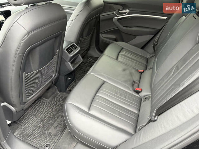 Чорний Ауді E-Tron, об'ємом двигуна 0 л та пробігом 126 тис. км за 27000 $, фото 11 на Automoto.ua