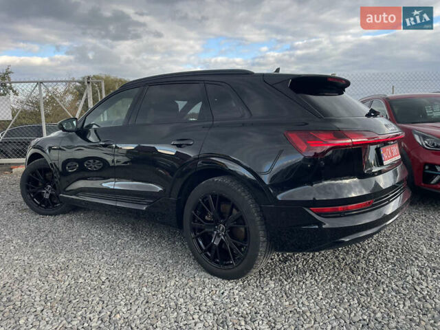 Чорний Ауді E-Tron, об'ємом двигуна 0 л та пробігом 70 тис. км за 39999 $, фото 69 на Automoto.ua