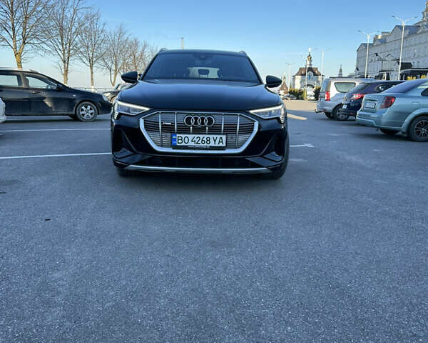 Черный Ауди E-Tron, объемом двигателя 0 л и пробегом 120 тыс. км за 32555 $, фото 11 на Automoto.ua