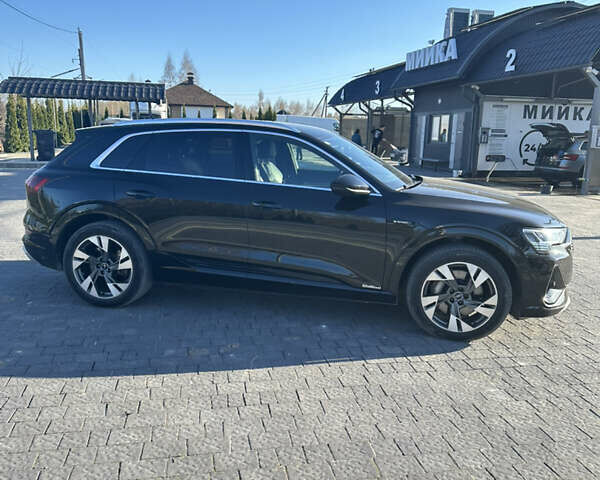 Черный Ауди E-Tron, объемом двигателя 0 л и пробегом 120 тыс. км за 32555 $, фото 39 на Automoto.ua