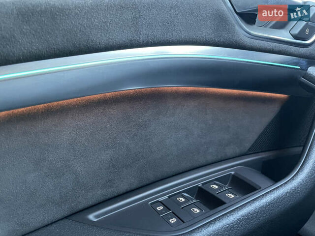 Чорний Ауді E-Tron, об'ємом двигуна 0 л та пробігом 35 тис. км за 40950 $, фото 37 на Automoto.ua