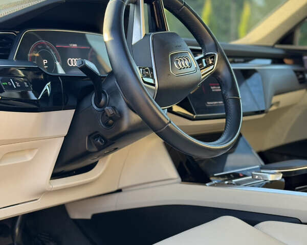 Черный Ауди E-Tron, объемом двигателя 0 л и пробегом 35 тыс. км за 41338 $, фото 13 на Automoto.ua