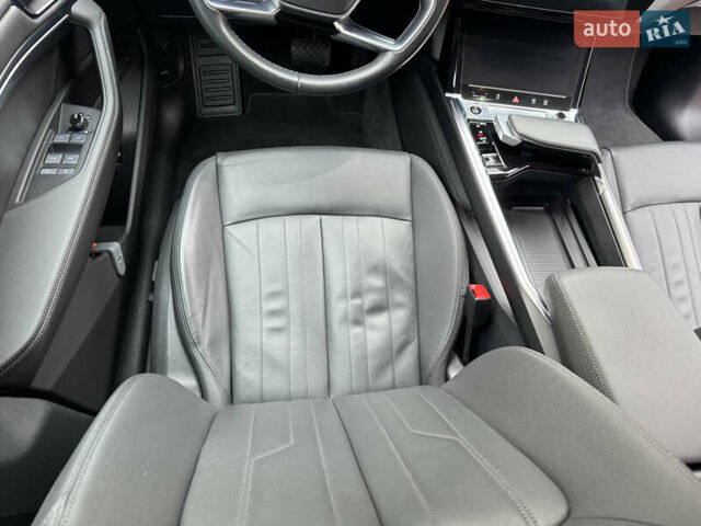 Чорний Ауді E-Tron, об'ємом двигуна 0 л та пробігом 190 тис. км за 24199 $, фото 32 на Automoto.ua