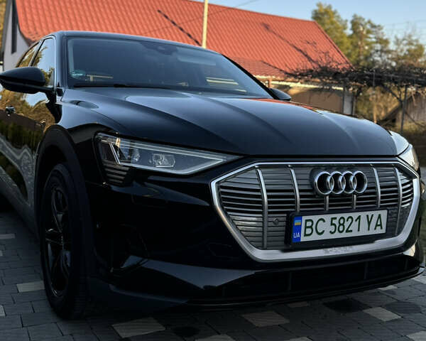 Черный Ауди E-Tron, объемом двигателя 0 л и пробегом 79 тыс. км за 26000 $, фото 12 на Automoto.ua