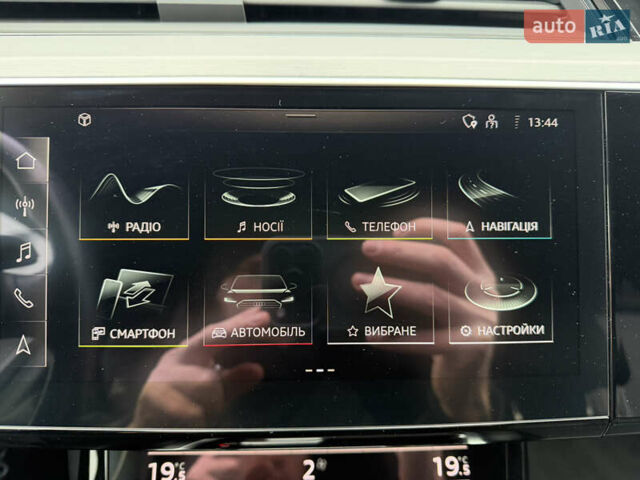 Чорний Ауді E-Tron, об'ємом двигуна 0 л та пробігом 133 тис. км за 34900 $, фото 24 на Automoto.ua