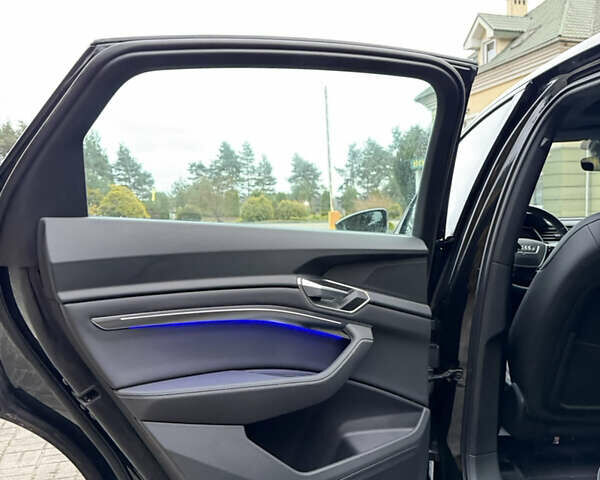 Чорний Ауді E-Tron, об'ємом двигуна 0 л та пробігом 54 тис. км за 37990 $, фото 30 на Automoto.ua