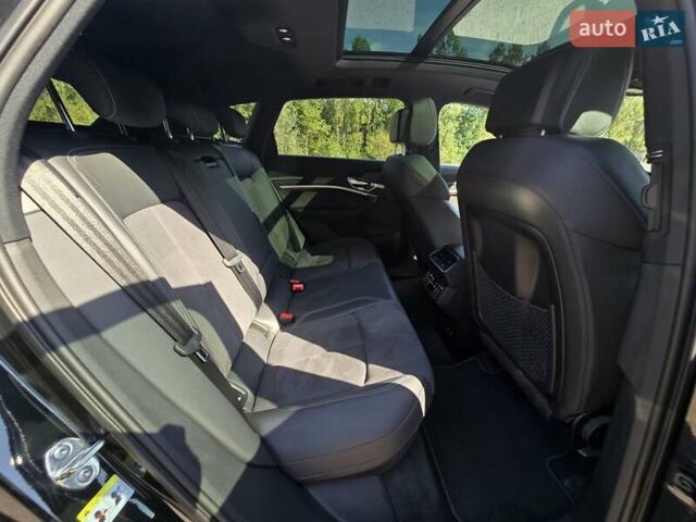 Чорний Ауді E-Tron, об'ємом двигуна 0 л та пробігом 73 тис. км за 37499 $, фото 52 на Automoto.ua