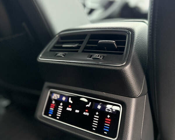 Чорний Ауді E-Tron, об'ємом двигуна 0 л та пробігом 65 тис. км за 41500 $, фото 7 на Automoto.ua