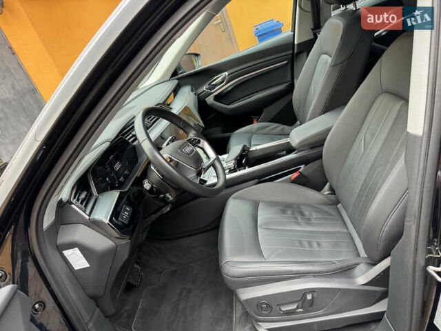 Чорний Ауді E-Tron, об'ємом двигуна 0 л та пробігом 190 тис. км за 24199 $, фото 14 на Automoto.ua