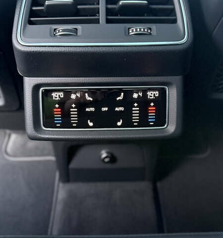 Черный Ауди E-Tron, объемом двигателя 0 л и пробегом 50 тыс. км за 44000 $, фото 20 на Automoto.ua