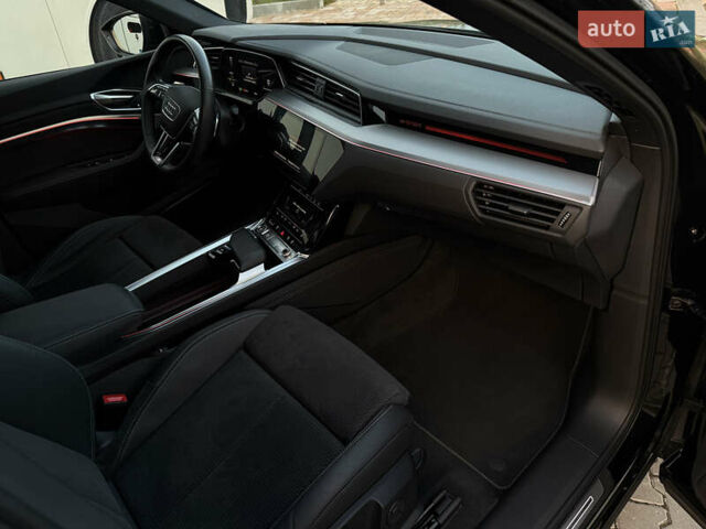 Чорний Ауді E-Tron, об'ємом двигуна 0 л та пробігом 58 тис. км за 41900 $, фото 42 на Automoto.ua