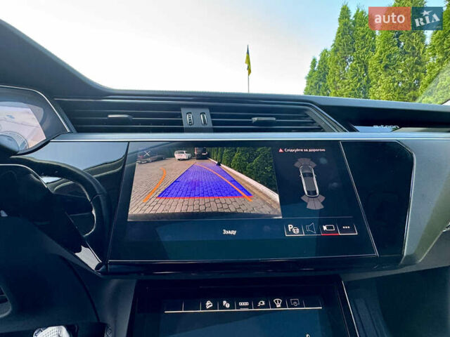 Черный Ауди E-Tron, объемом двигателя 0 л и пробегом 82 тыс. км за 37777 $, фото 88 на Automoto.ua