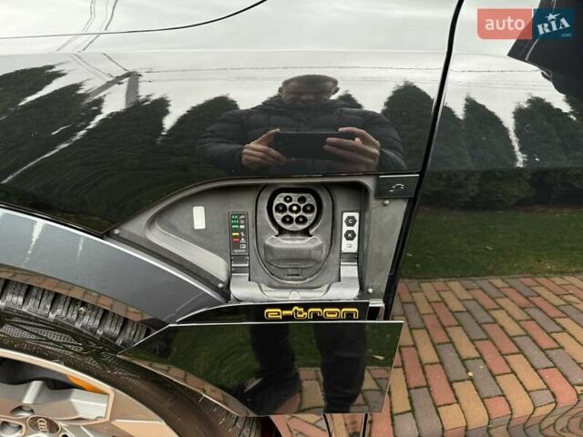 Чорний Ауді E-Tron, об'ємом двигуна 0 л та пробігом 58 тис. км за 42999 $, фото 24 на Automoto.ua