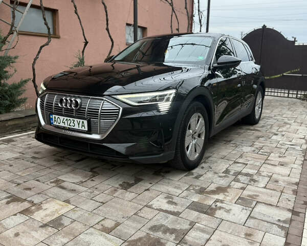 Черный Ауди E-Tron, объемом двигателя 0 л и пробегом 158 тыс. км за 26900 $, фото 13 на Automoto.ua