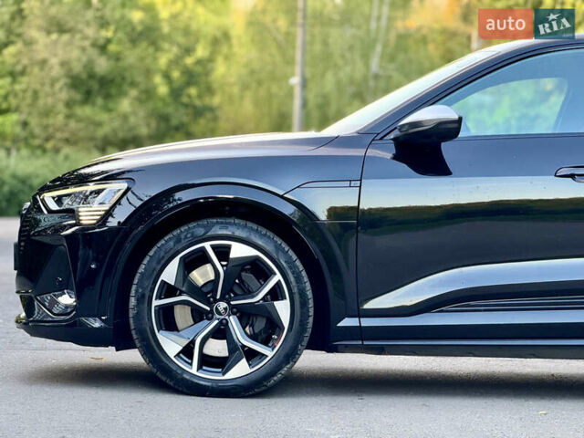 Чорний Ауді E-Tron, об'ємом двигуна 0 л та пробігом 79 тис. км за 44200 $, фото 7 на Automoto.ua