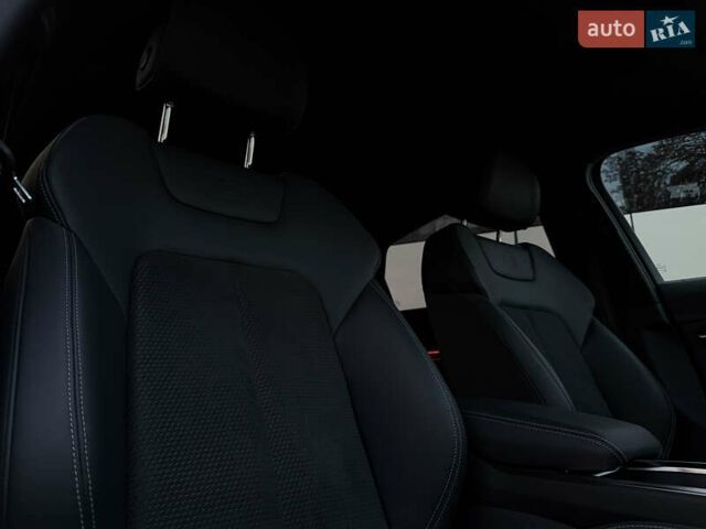 Чорний Ауді E-Tron, об'ємом двигуна 0 л та пробігом 58 тис. км за 39999 $, фото 44 на Automoto.ua