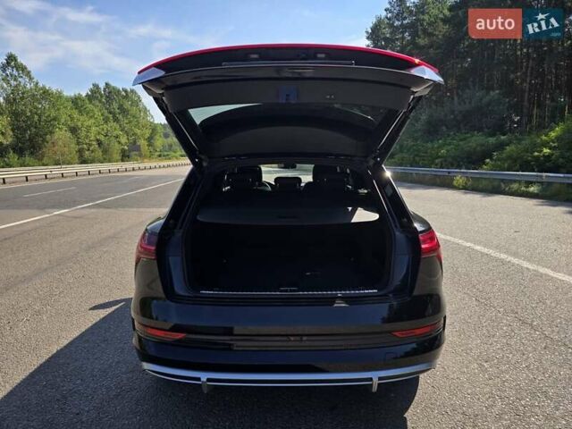 Чорний Ауді E-Tron, об'ємом двигуна 0 л та пробігом 73 тис. км за 37499 $, фото 46 на Automoto.ua