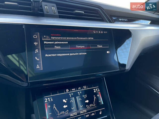 Черный Ауди E-Tron, объемом двигателя 0 л и пробегом 33 тыс. км за 53450 $, фото 26 на Automoto.ua