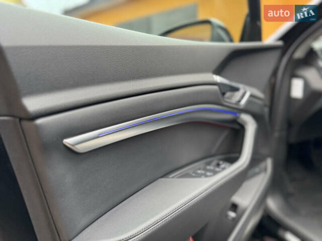 Чорний Ауді E-Tron, об'ємом двигуна 0 л та пробігом 190 тис. км за 24199 $, фото 51 на Automoto.ua