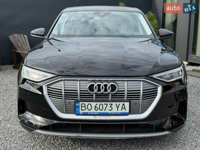 Чорний Ауді E-Tron, об'ємом двигуна 0 л та пробігом 34 тис. км за 28999 $, фото 3 на Automoto.ua