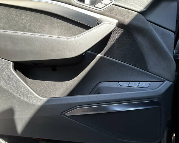 Черный Ауди E-Tron, объемом двигателя 0 л и пробегом 95 тыс. км за 39900 $, фото 29 на Automoto.ua