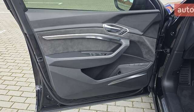 Черный Ауди E-Tron, объемом двигателя 0 л и пробегом 54 тыс. км за 43500 $, фото 62 на Automoto.ua