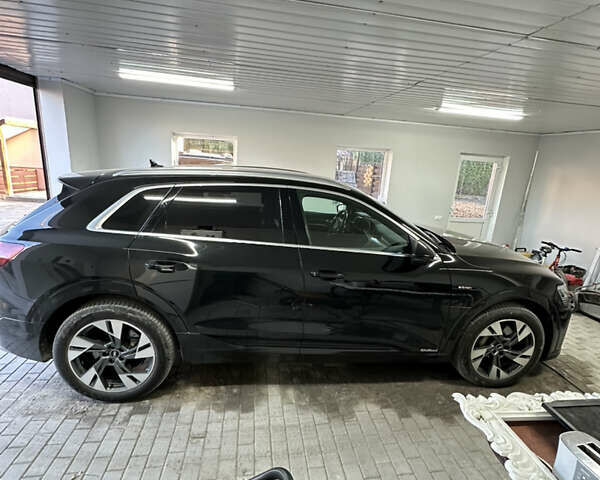 Черный Ауди E-Tron, объемом двигателя 0 л и пробегом 120 тыс. км за 32555 $, фото 53 на Automoto.ua