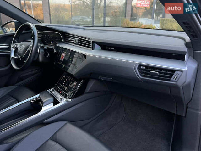 Чорний Ауді E-Tron, об'ємом двигуна 0 л та пробігом 187 тис. км за 23300 $, фото 60 на Automoto.ua