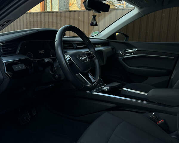 Черный Ауди E-Tron, объемом двигателя 0 л и пробегом 79 тыс. км за 26000 $, фото 24 на Automoto.ua