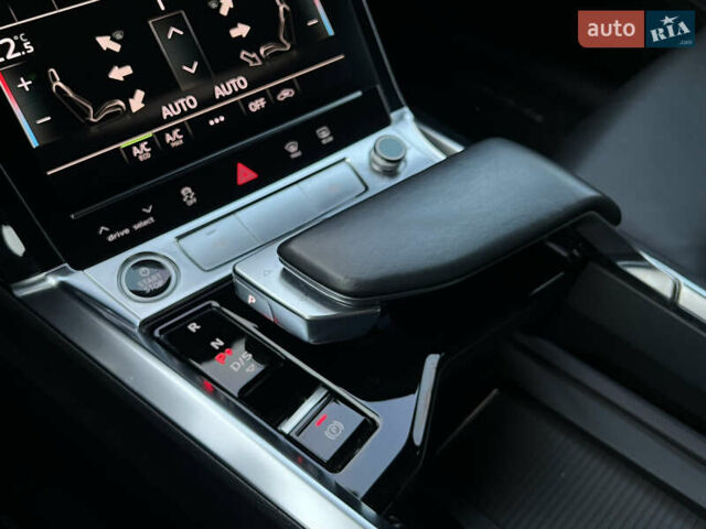 Чорний Ауді E-Tron, об'ємом двигуна 0 л та пробігом 187 тис. км за 23300 $, фото 53 на Automoto.ua