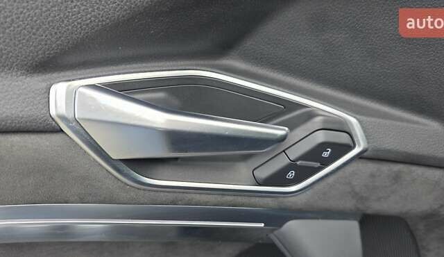 Черный Ауди E-Tron, объемом двигателя 0 л и пробегом 54 тыс. км за 43500 $, фото 65 на Automoto.ua