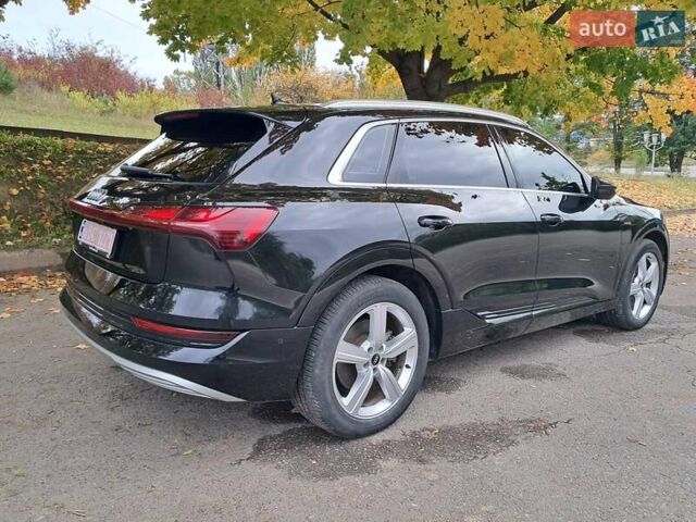 Черный Ауди E-Tron, объемом двигателя 0 л и пробегом 200 тыс. км за 27500 $, фото 2 на Automoto.ua