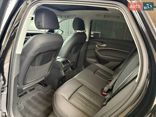 Черный Ауди E-Tron, объемом двигателя 0 л и пробегом 150 тыс. км за 27500 $, фото 30 на Automoto.ua