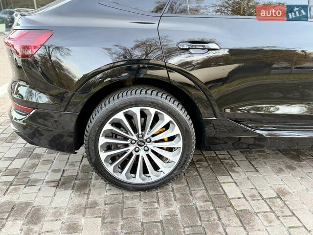 Черный Ауди E-Tron, объемом двигателя 0 л и пробегом 71 тыс. км за 38470 $, фото 14 на Automoto.ua
