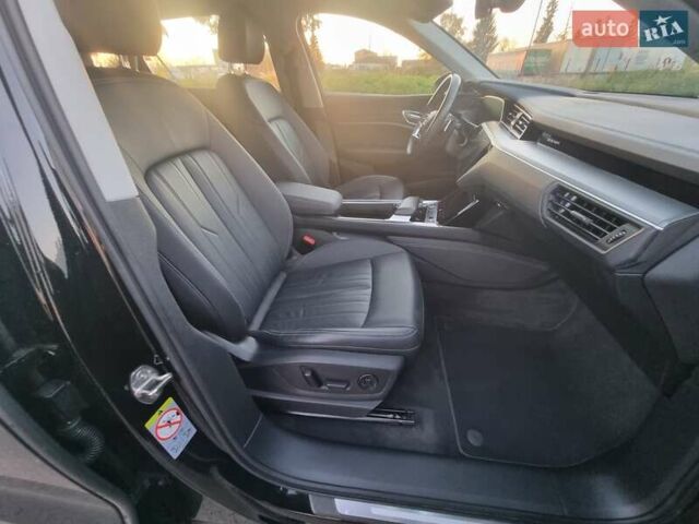 Черный Ауди E-Tron, объемом двигателя 0 л и пробегом 70 тыс. км за 32500 $, фото 27 на Automoto.ua