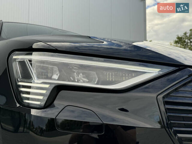 Черный Ауди E-Tron, объемом двигателя 0 л и пробегом 73 тыс. км за 44300 $, фото 7 на Automoto.ua