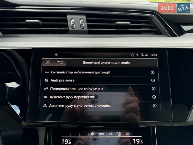 Черный Ауди E-Tron, объемом двигателя 0 л и пробегом 73 тыс. км за 44300 $, фото 37 на Automoto.ua