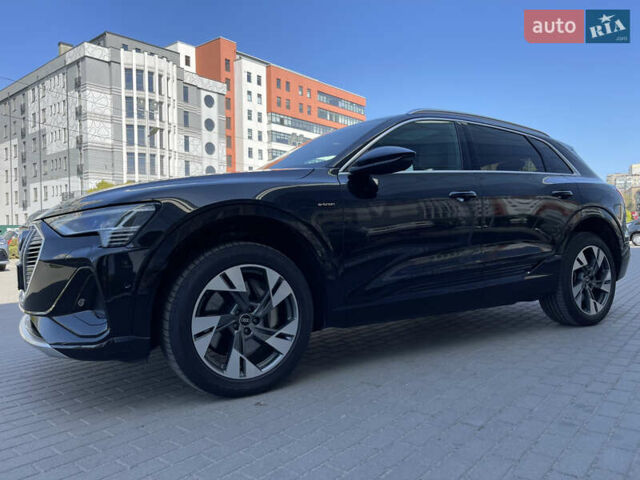Черный Ауди E-Tron, объемом двигателя 0 л и пробегом 33 тыс. км за 53450 $, фото 5 на Automoto.ua