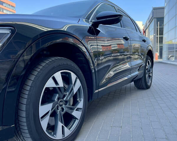 Черный Ауди E-Tron, объемом двигателя 0 л и пробегом 33 тыс. км за 53450 $, фото 9 на Automoto.ua
