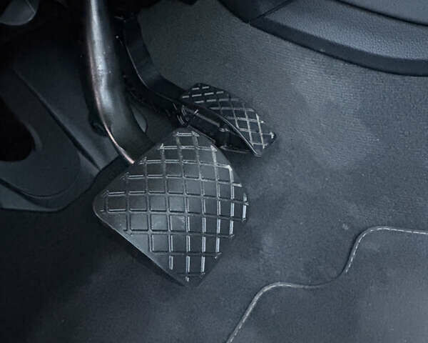 Чорний Ауді E-Tron, об'ємом двигуна 0 л та пробігом 95 тис. км за 36599 $, фото 51 на Automoto.ua