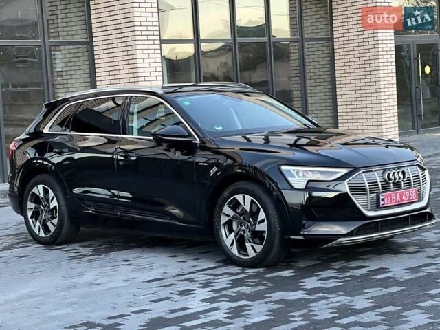 Чорний Ауді E-Tron, об'ємом двигуна 0 л та пробігом 130 тис. км за 27900 $, фото 12 на Automoto.ua