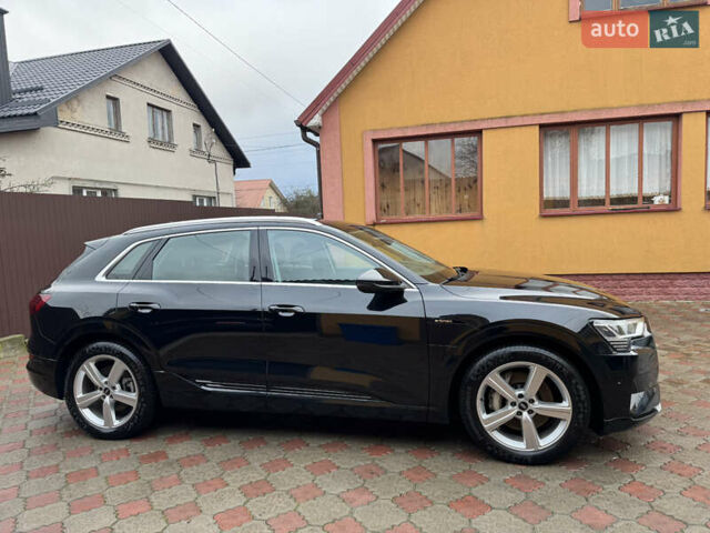 Чорний Ауді E-Tron, об'ємом двигуна 0 л та пробігом 190 тис. км за 24199 $, фото 4 на Automoto.ua