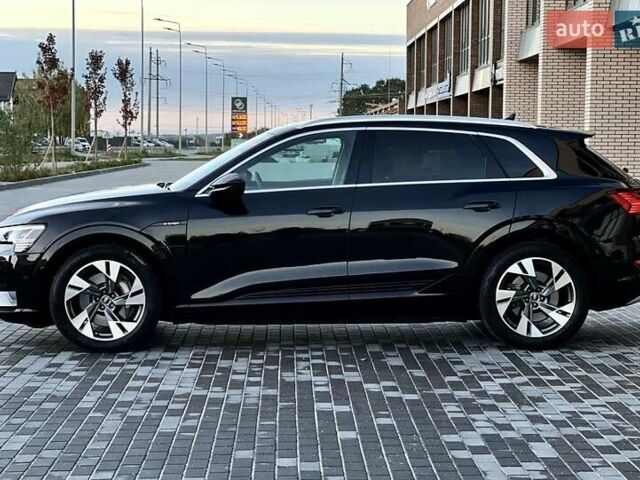 Чорний Ауді E-Tron, об'ємом двигуна 0 л та пробігом 130 тис. км за 27900 $, фото 5 на Automoto.ua