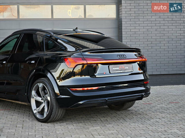 Чорний Ауді E-Tron, об'ємом двигуна 0 л та пробігом 34 тис. км за 49499 $, фото 5 на Automoto.ua