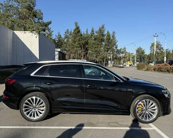 Черный Ауди E-Tron, объемом двигателя 0 л и пробегом 64 тыс. км за 35000 $, фото 4 на Automoto.ua