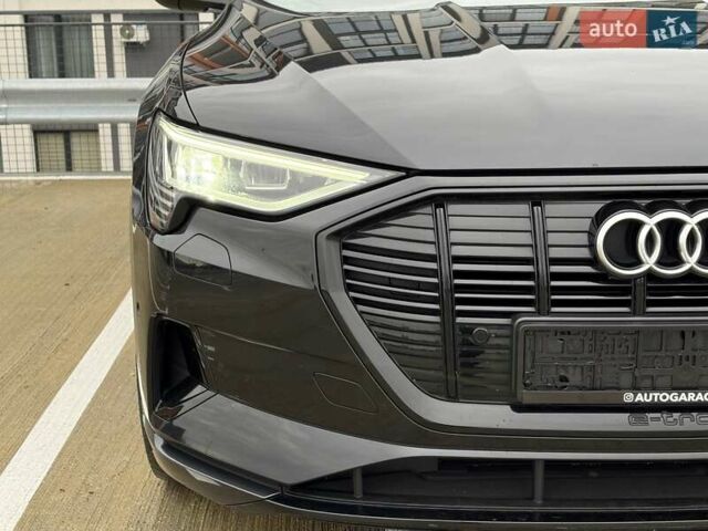 Чорний Ауді E-Tron, об'ємом двигуна 0 л та пробігом 99 тис. км за 29000 $, фото 13 на Automoto.ua