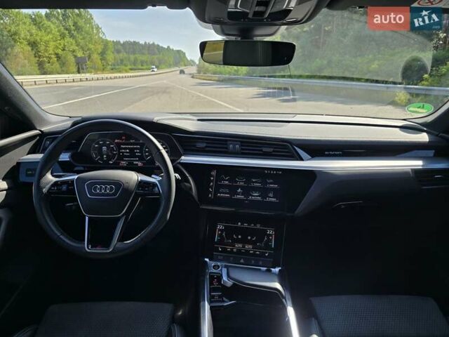 Чорний Ауді E-Tron, об'ємом двигуна 0 л та пробігом 73 тис. км за 37499 $, фото 64 на Automoto.ua