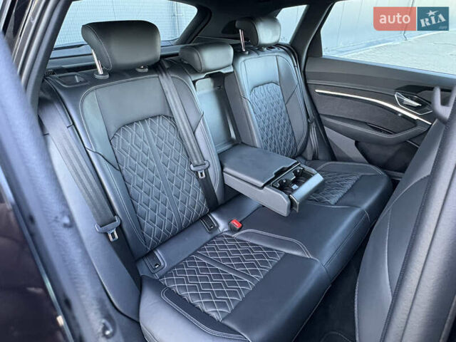 Чорний Ауді E-Tron, об'ємом двигуна 0 л та пробігом 95 тис. км за 36599 $, фото 66 на Automoto.ua