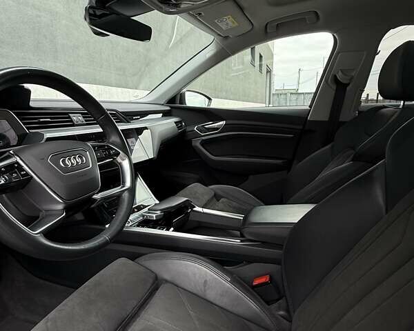 Чорний Ауді E-Tron, об'ємом двигуна 0 л та пробігом 148 тис. км за 31500 $, фото 27 на Automoto.ua